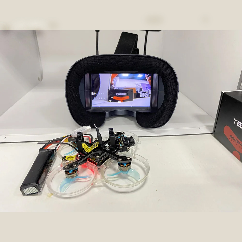 FPVゴーグル 008D 5.8G 40CH 4.3インチ  - Fpv Goggles Headset のレビューと価格